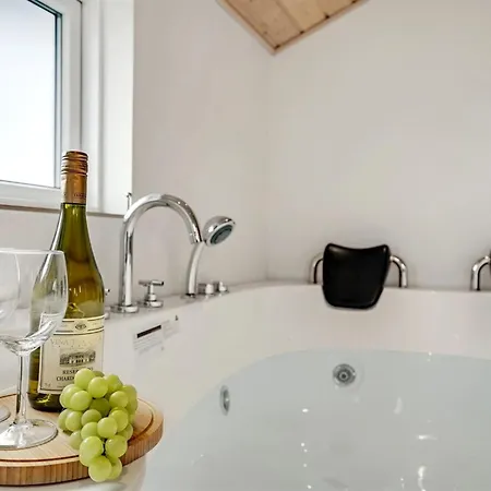 Frido - 400m From The Sea By Interhome